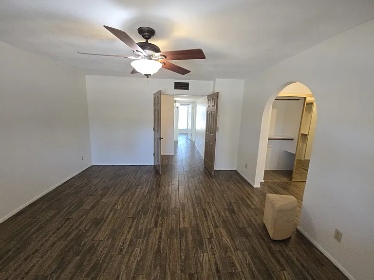 4301 E Hearn Rd — Photo 18