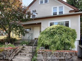 2050 NE Couch St APT 2, Portland, OR 97232