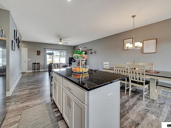 4th image of 315 Woodland Blvd