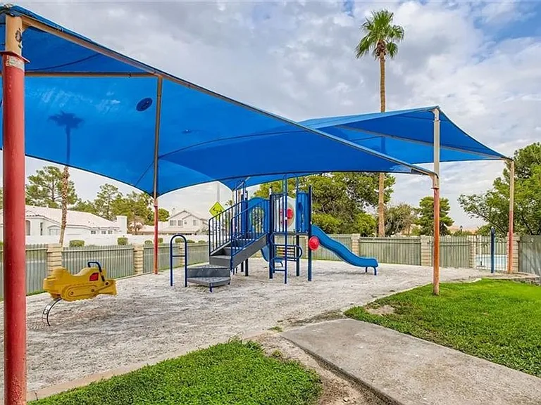 2632 Ironside Dr — Photo 35