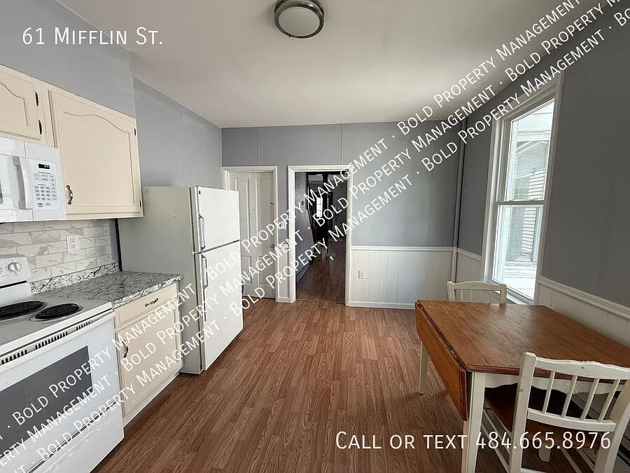 Building Photo - 61 Mifflin St