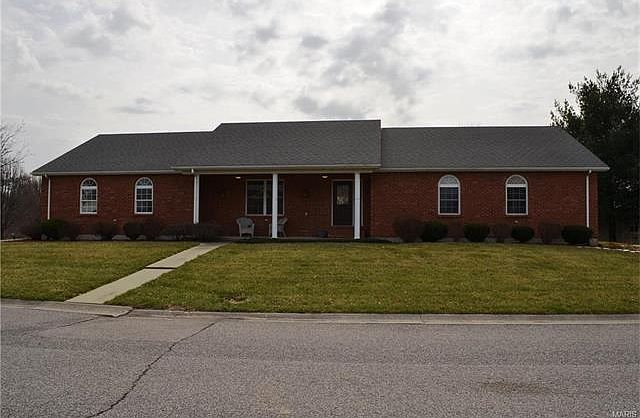 1st image of 912 Meadow Brook Dr