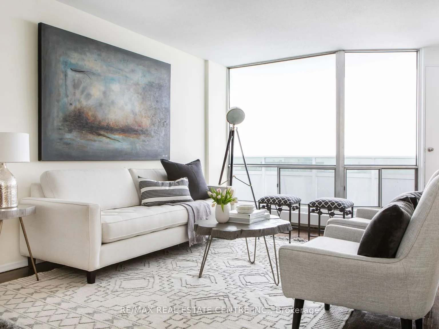 2 bed, $2,325 — Photo 3