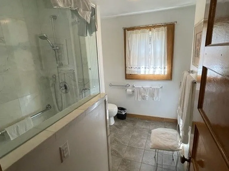 1226 Margaret Ave — Photo 15