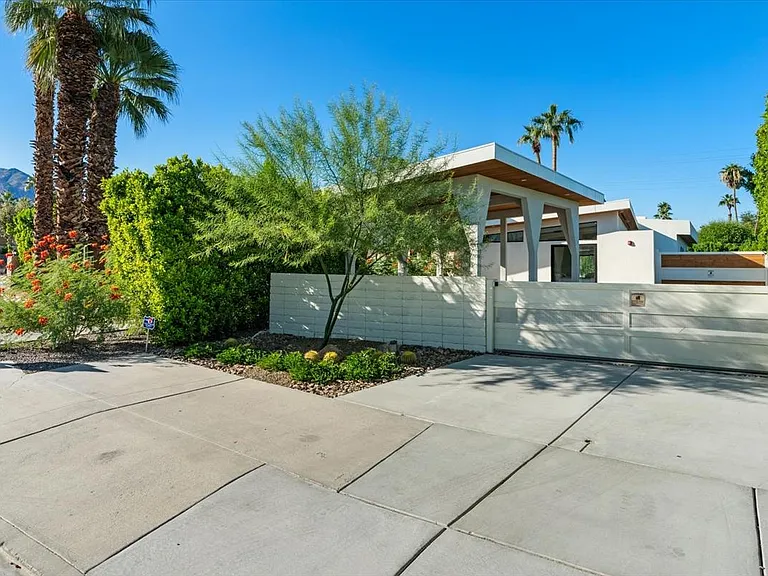 524 E Miraleste Ct — Photo 27