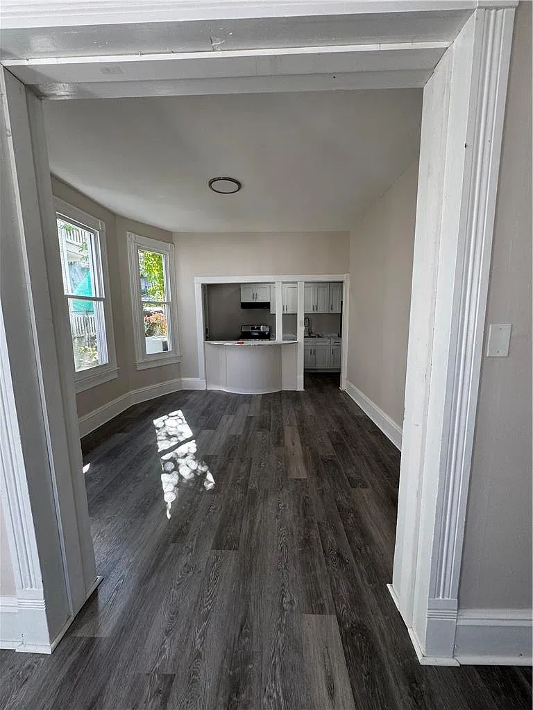 3 bed, 7386 sqft, $1,200 — Photo 4