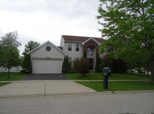 3000 Pine Meadows Cir, Carpentersville, IL 60110