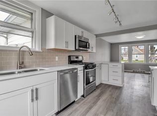 60 Charnwood Dr, Cheektowaga, NY 14215