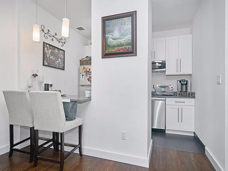 302 Manhattan Ave #2G — Photo 6