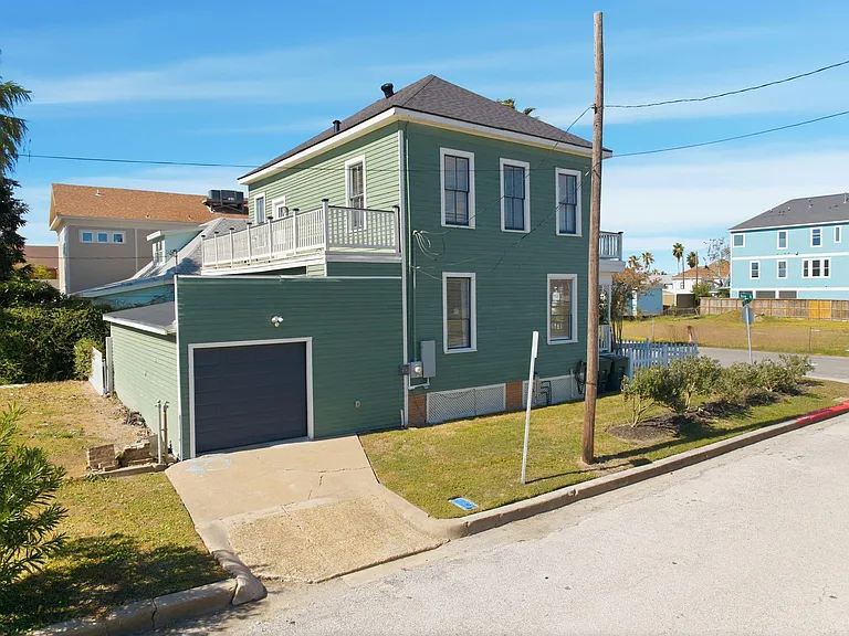 1001 Avenue K — Photo 36
