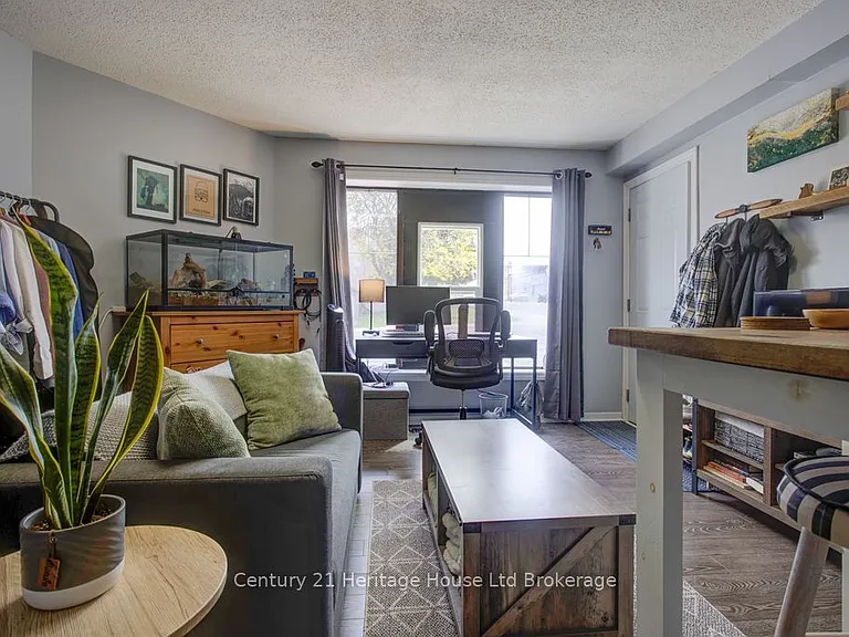 42 Harvey St #6 — Photo 7