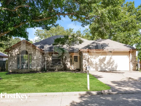 4742 Cornflower Dr, Arlington, TX 76018