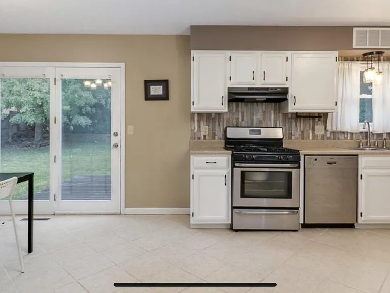4 Haney Ct — Photo 3