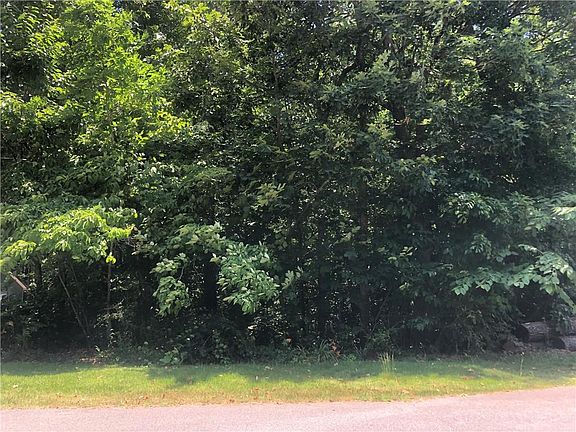 2nd image of 4045 Dorothy Dr