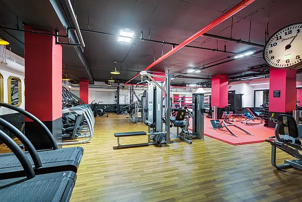 Rented by Greystar | media 6