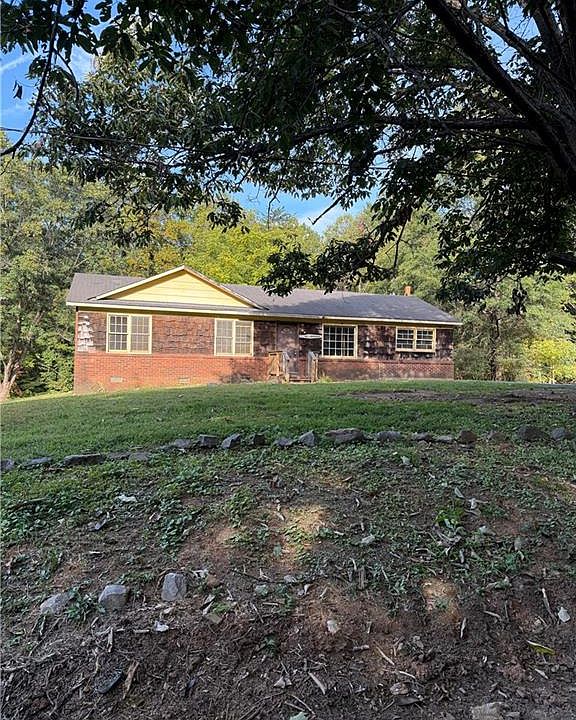 2nd image of 540 Trapp Creek Rd