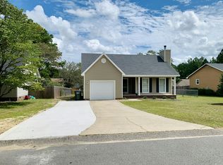 2109 Hutchins Pl, Fayetteville, NC 28304