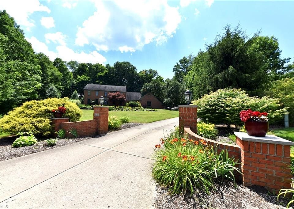 1st image of 5486 Woodland Pl