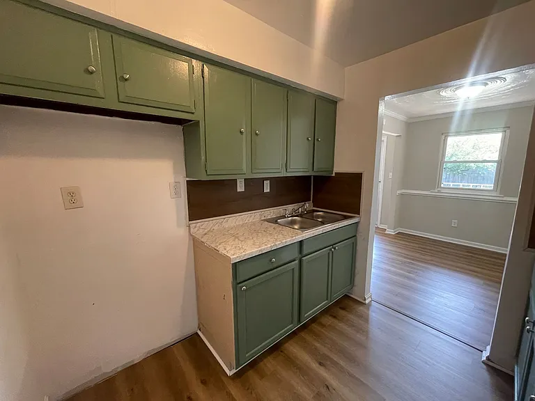 719 Marvin Ave — Photo 9