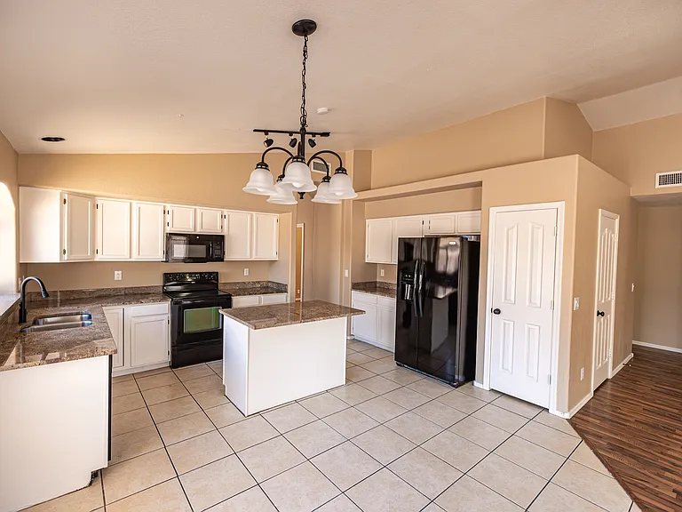 7408 E Knowles Ave — Photo 9