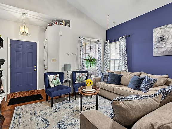 3rd image of 7404 Bluebird Ct