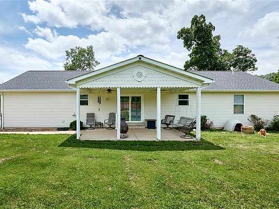 5th image of 205 Hickory Farms Dr