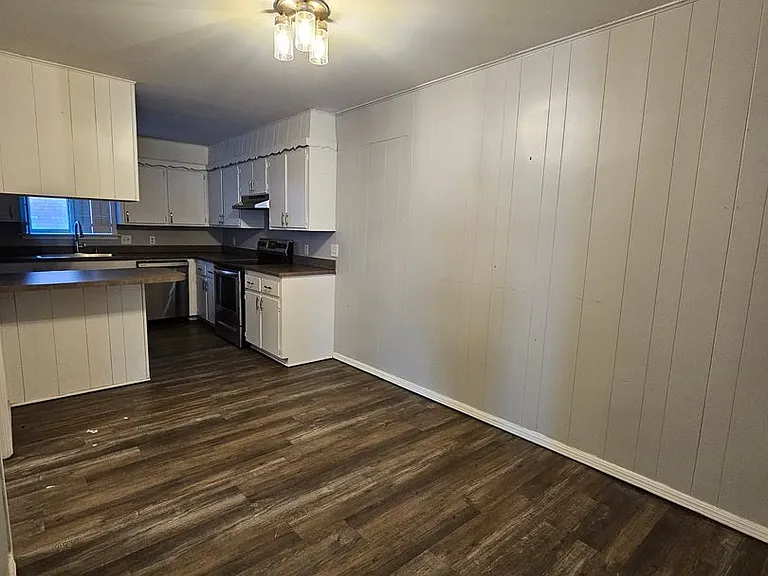Broadway Apartments in Rose District — Photo 19