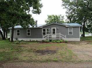 404 River View Rd, Guttenberg, IA 52052