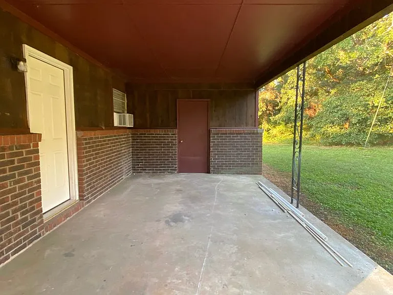 2342 Airport Dr. — Photo 5