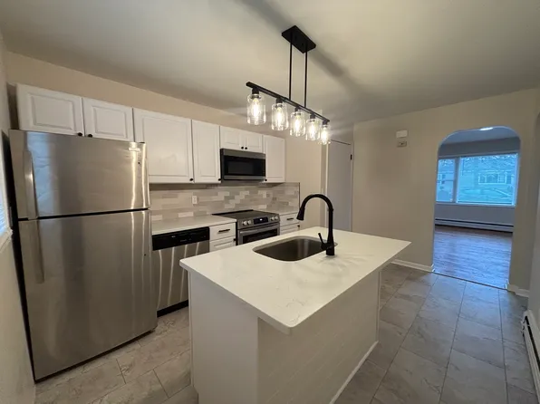 13 Anthony Ln APT 3, Albany, NY 12205