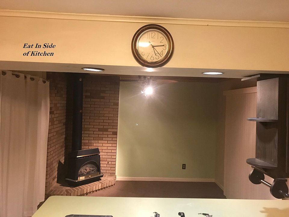 Eat in Side Kitchen