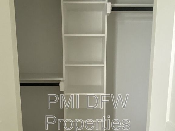 4th image of 204 Stone Cir