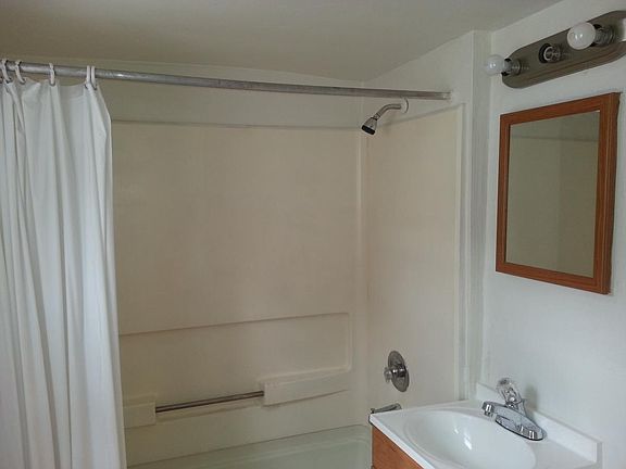 5th image of 1005 Galt St APT 1