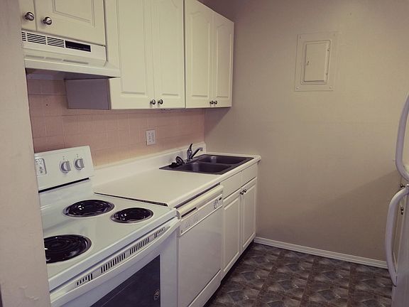 5th image of 1021 Queen Ann Dr APT 9