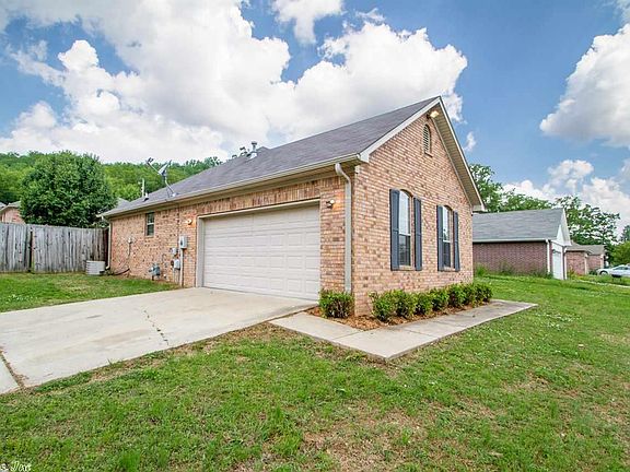 3rd image of 56 Weston Cir