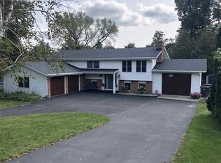 5575 Riveredge Rd, Waunakee, WI 53597