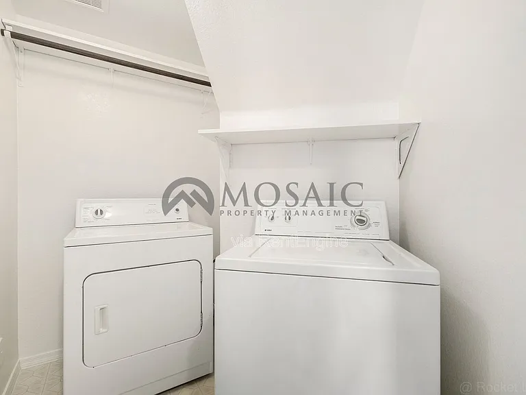 280 S Elizabeth Way #27 — Photo 24