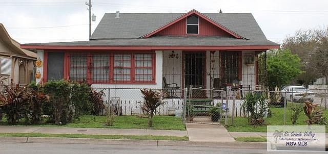 1st image of 400 E Saint Francis St