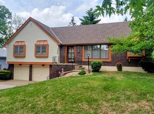 7608 NW 69th St, Kansas City, MO 64152
