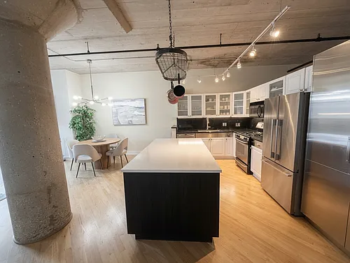 411 W Ontario St #527 Photo 1