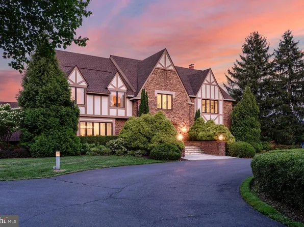 9 Deerfield Ter, Moorestown, NJ 08057