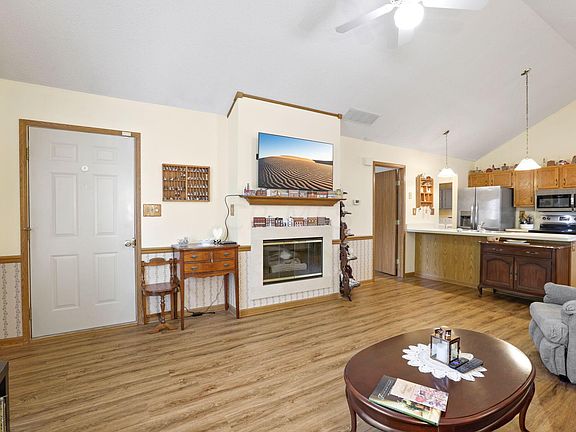 3rd image of 192 Timbers Dr #1
