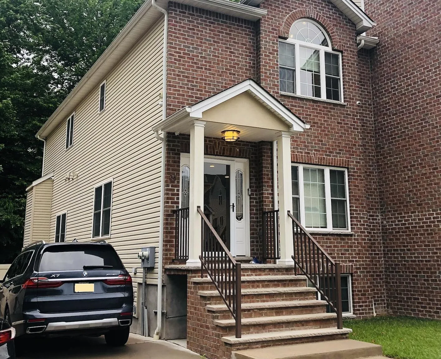 3 bed, 2.5 bath, 2474 sqft, $4,000 — Photo 1