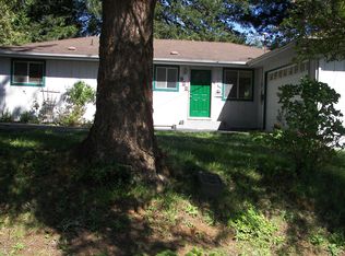 922 7th St, Brookings, OR 97415