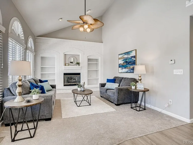 2421 S Waco Ct — Photo 5