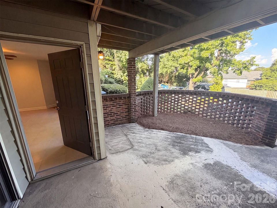 1st image of 1612 Sharon Rd W APT 61