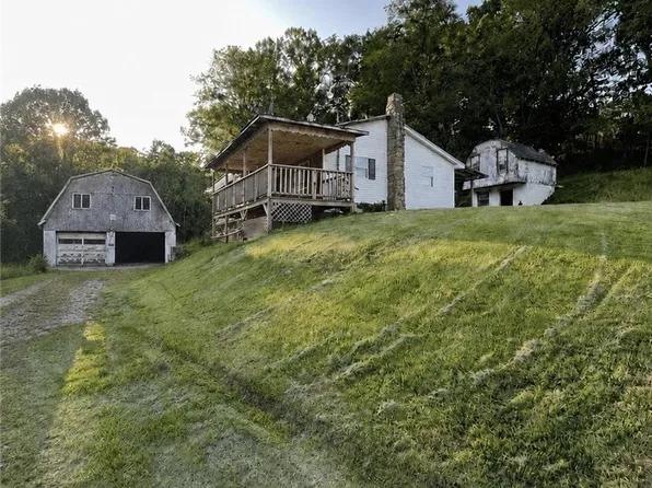 2275 N Claylick Rd, Ravenswood, WV 26164