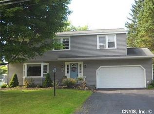 8229 Exeter Dr, Baldwinsville, NY 13027