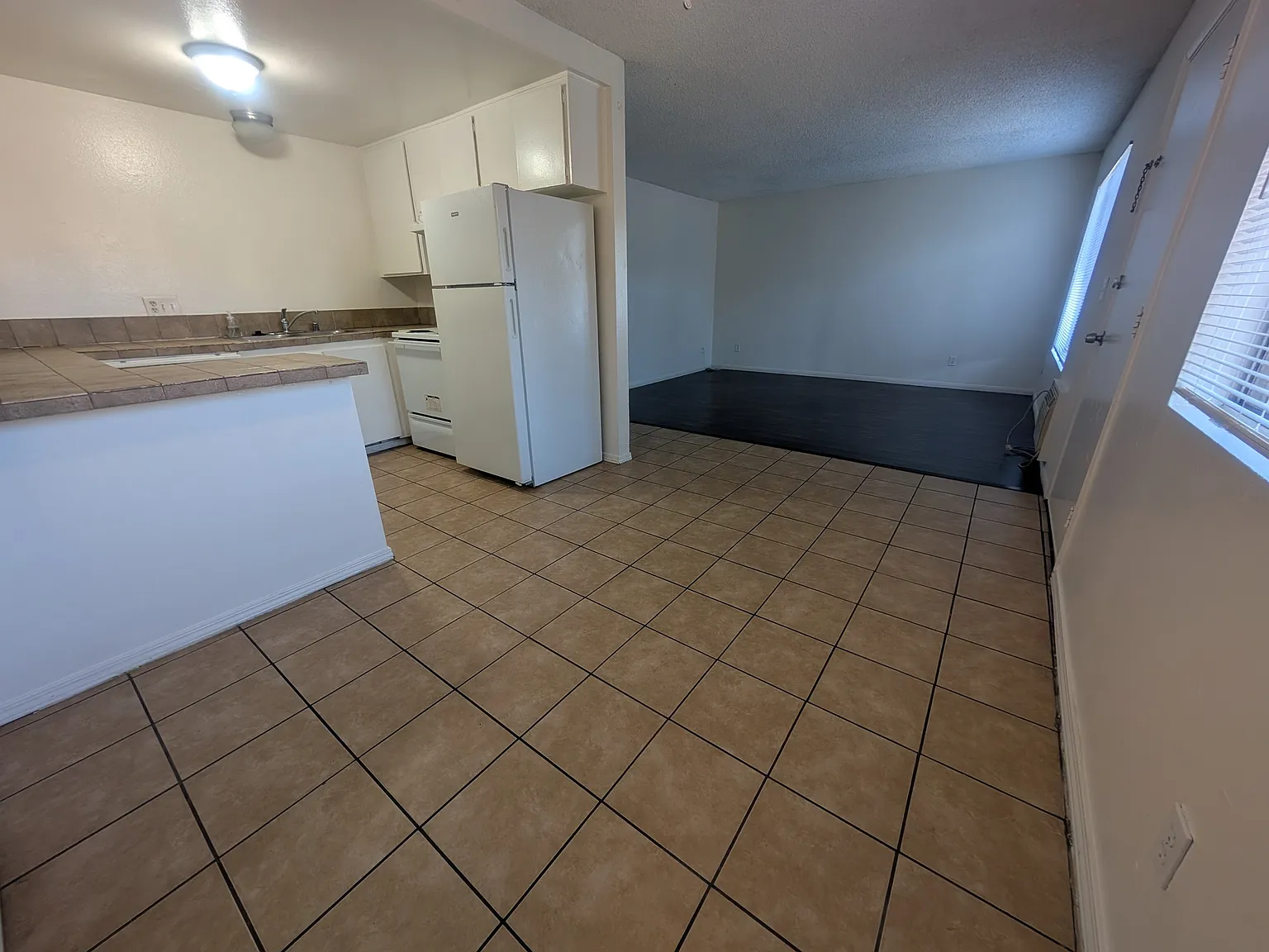 1054 S Magnolia Ave — Photo 3