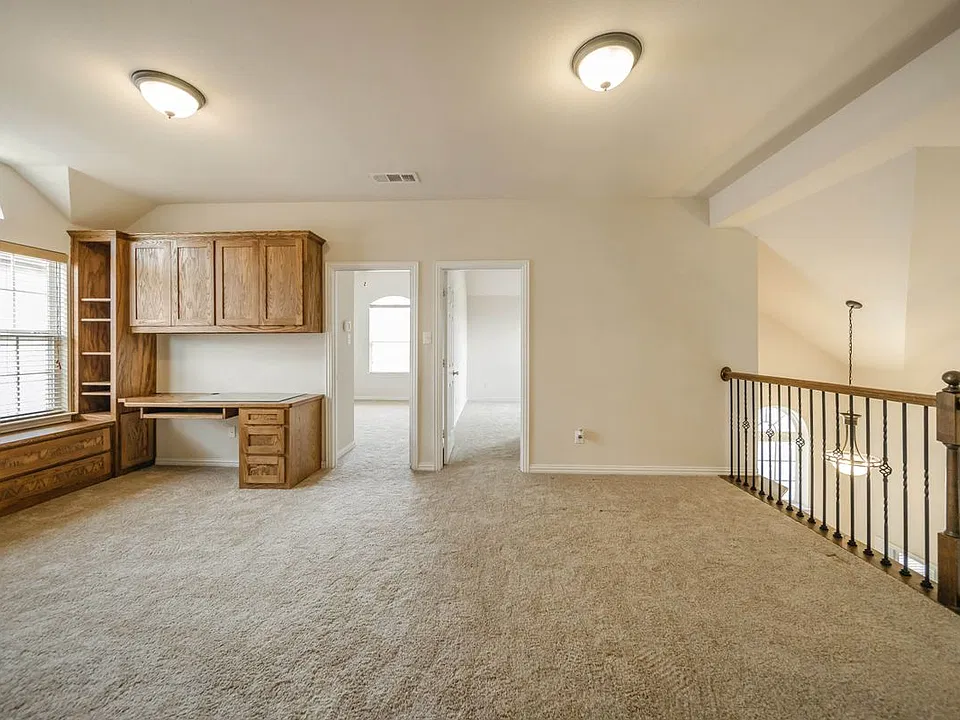 1442 Wellesley Dr